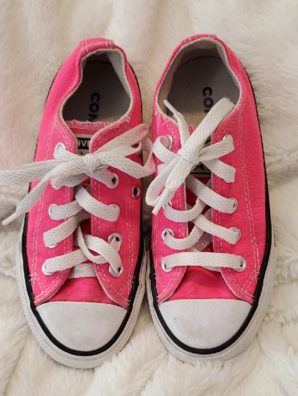Converse Kids Hot Pink Low-Top Canvas Sneakers